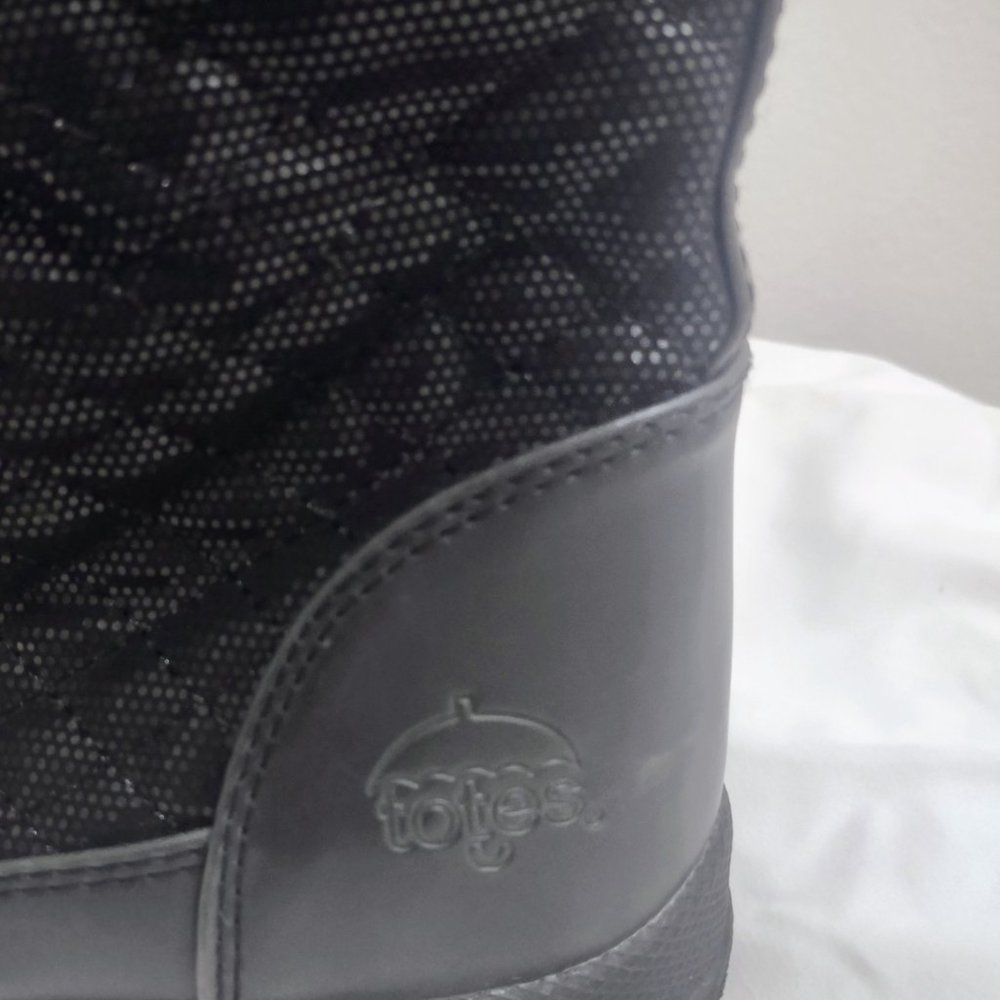 Totes Boots - Picture 3 of 3